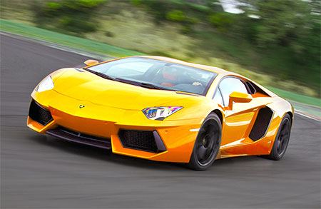 Самый дорогой авто в мире: Lamborghini Aventador Самый дорогой авто в мире: Lamborghini Aventador