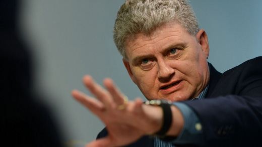 Лон Сноуден во время общения с прессой Лон Сноуден во время общения с прессой