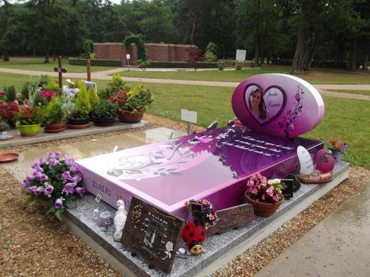 Надгробие компании Funeral Concept Надгробие компании Funeral Concept