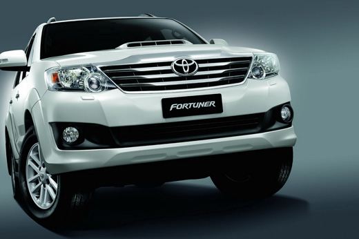 Автомобиль Toyota Fortuner Автомобиль Toyota Fortuner