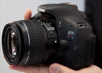 Canon увеличивает производство техники в Японии из-за слабого курса иены Canon увеличивает производство техники в Японии из-за слабого курса иены