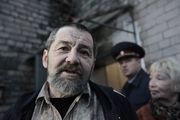 Следователи считают, что Мохнаткин ударил полицейского Следователи считают, что Мохнаткин ударил полицейского