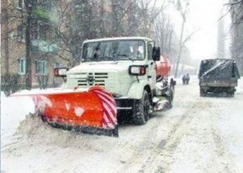 Коммунальщики Волгограда всю ночь расчищали улицы города от снега