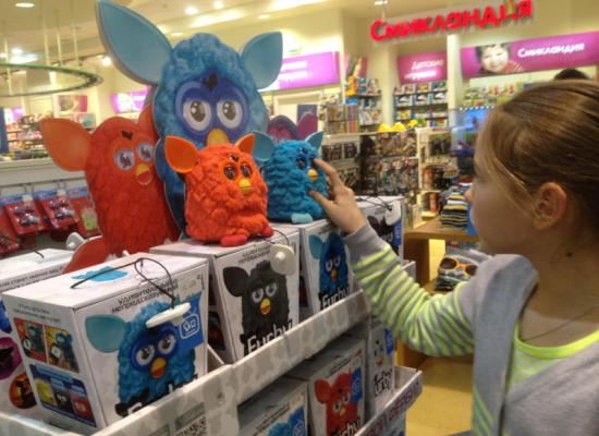 Очень популярна сегодня интерактивная игрушка Ферби Очень популярна сегодня интерактивная игрушка Ферби