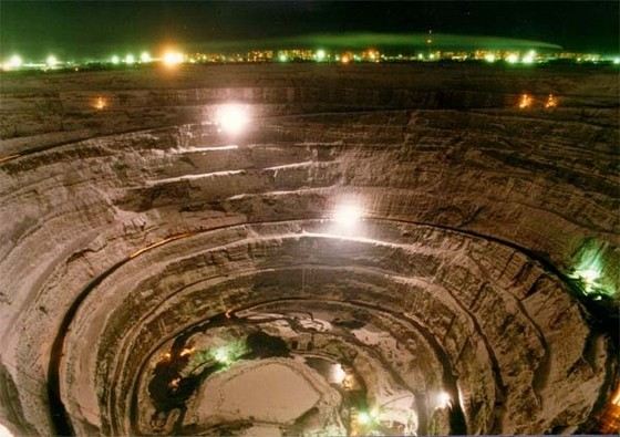 Кимберлитовая трубка «Мир» Кимберлитовая трубка «Мир»