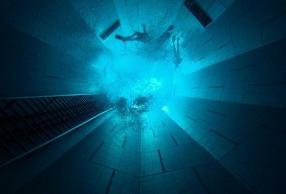 Самый глубокий открытый бассейн вмещает 2,5 млн литров воды Самый глубокий открытый бассейн вмещает 2,5 млн литров воды