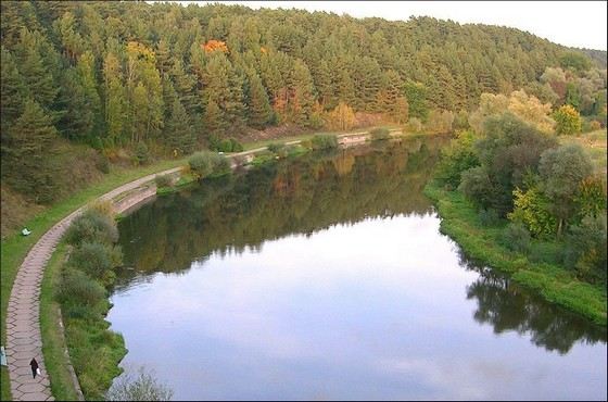 Москва-река хоть и не самая чистая, но очень популярная река в Московской области