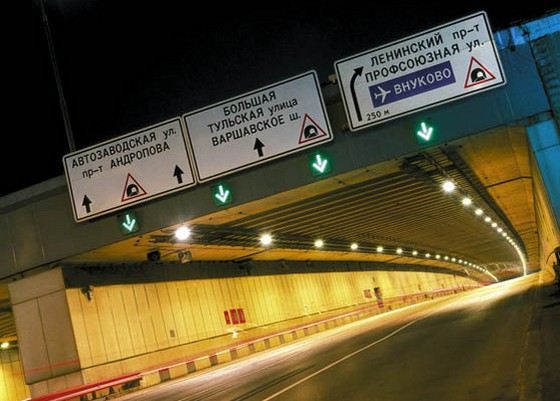 Лефортовский тоннель в Москве имеет длину более 2 км Лефортовский тоннель в Москве имеет длину более 2 км