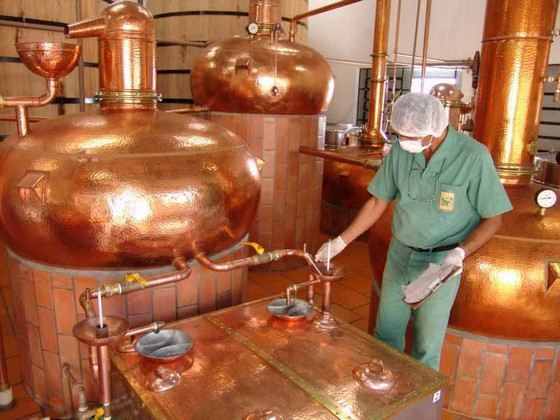 Дистилляция метод получения крепкого алкоголя Дистилляция метод получения крепкого алкоголя