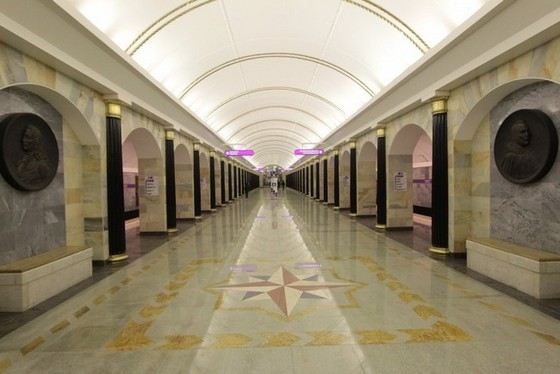 Адмиралтейская - самая глубокая станция метро в России Адмиралтейская - самая глубокая станция метро в России