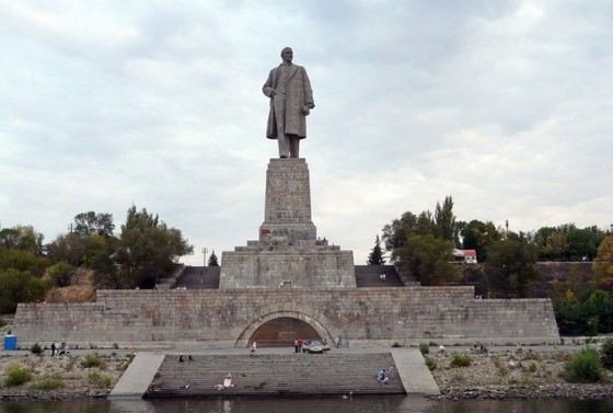 Самый высокий в России памятник Ленину находится в Волгограде Самый высокий в России памятник Ленину находится в Волгограде