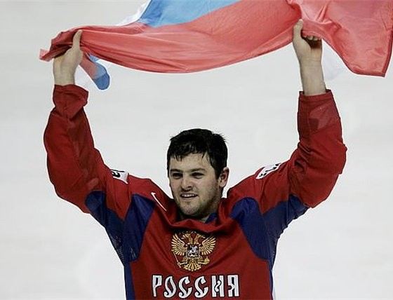 Александр Радулов забивает красивые голы на хоккейных стадионах Александр Радулов забивает красивые голы на хоккейных стадионах