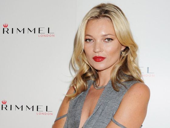 Кейт Мосс много лет являлась лицом Rimmel Кейт Мосс много лет являлась лицом Rimmel