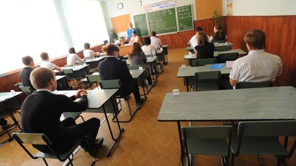 Госдума возвратила школьникам-выпускникам медали Госдума возвратила школьникам-выпускникам медали