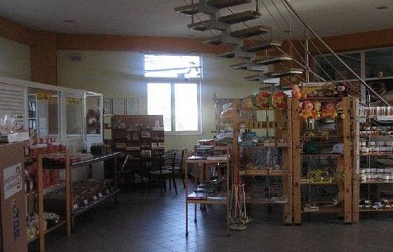 Мед тоже становится необычным экспонатом Мед тоже становится необычным экспонатом