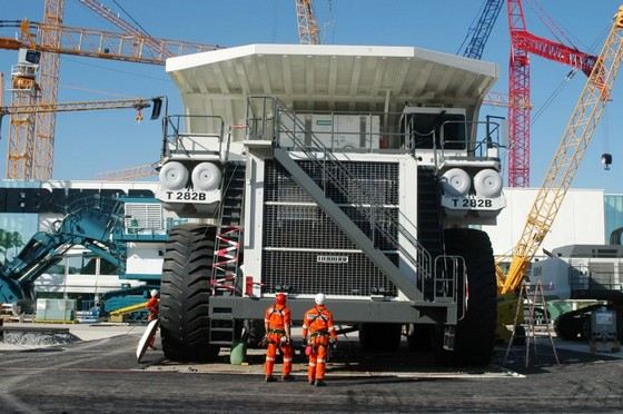 Liebherr T 282B входит в ТОП больших самосвалов Liebherr T 282B входит в ТОП больших самосвалов