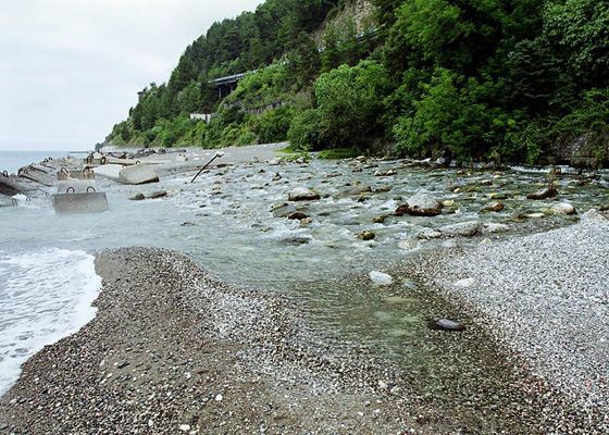 Самая короткая река Репруа – выход подземной карстовой реки Самая короткая река Репруа – выход подземной карстовой реки