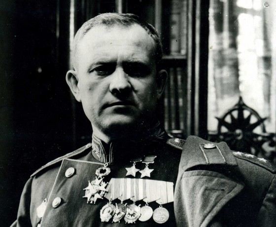 Генерал Тимофей Хрюкин продолжал участвовать в воздушных боях Генерал Тимофей Хрюкин продолжал участвовать в воздушных боях