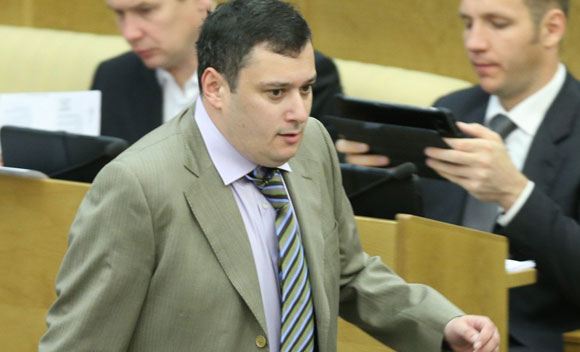 Следственный комитет подозревает Александра Хинштейна в хулиганстве на борту самолета