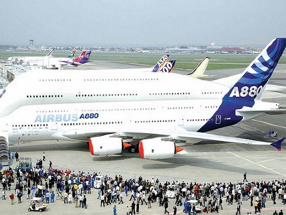 Вместимость Airbus A380 без бизнес-класса может составлять до 853 человек Вместимость Airbus A380 без бизнес-класса может составлять до 853 человек