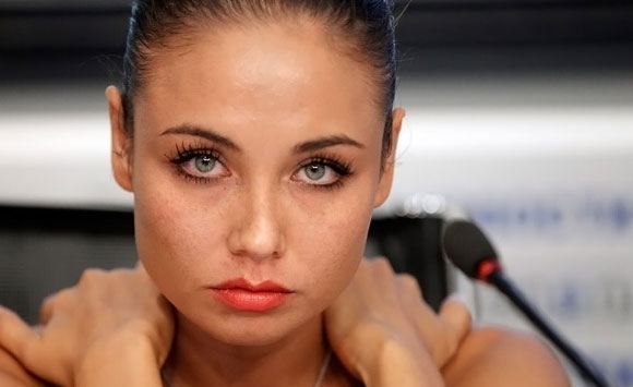 Ляйсан Утяшева будет вести телешоу «Танцы» Ляйсан Утяшева будет вести телешоу «Танцы»