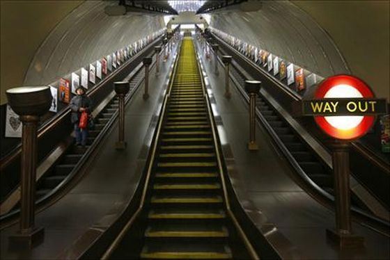 Первый эскалатор в метро был установлен в Лондоне