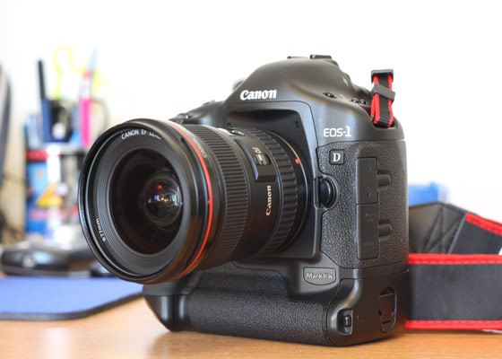 Дорогой фотоаппарат Canon EOS 1D Mark II