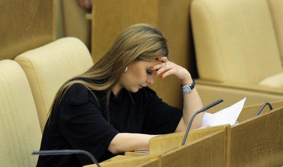 Алина Кабаева подала заявление о сложении с себя депутатских полномочий Алина Кабаева подала заявление о сложении с себя депутатских полномочий