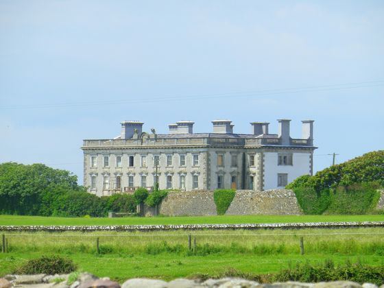 Loftus Hall известный дом-замок, обросший легендами