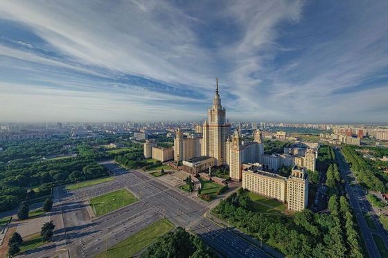 Главное здание МГУ самое узнаваемое здание в Москве