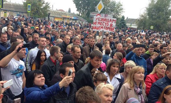 В минеральных водах прошел народный сход в связи с убийством местного жителя кавказцами В минеральных водах прошел народный сход в связи с убийством местного жителя кавказцами