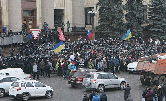 Пророссийский митинг в Харькове, весна 2014-го Пророссийский митинг в Харькове, весна 2014-го