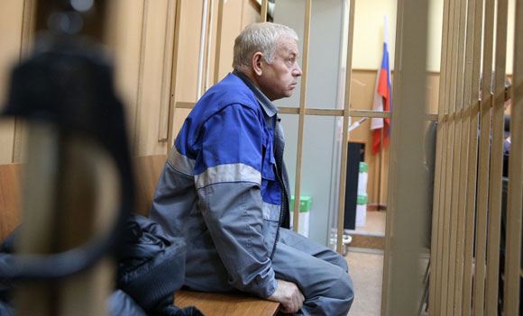 Водитель снегоуборщика Владимир Мартыненко, обвиняемый по делу о катастрофе во «Внуково» Водитель снегоуборщика Владимир Мартыненко, обвиняемый по делу о катастрофе во «Внуково»