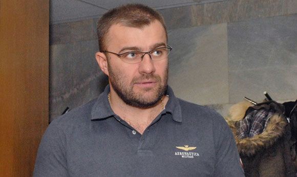 Пореченков считает недоразумением то, что он стрелял из пулемета в каске «пресса» Пореченков считает недоразумением то, что он стрелял из пулемета в каске «пресса»