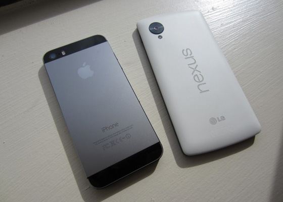 Iphone vs Nexus - борьба продолжается