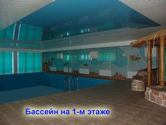 Внутреннее убранство скромного особняка Внутреннее убранство скромного особняка