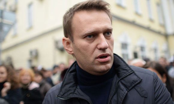 Алексей Навальный на одной из уличных акций Алексей Навальный на одной из уличных акций