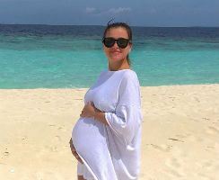 Елена Темникова похвасталась беременным животиком Елена Темникова похвасталась беременным животиком