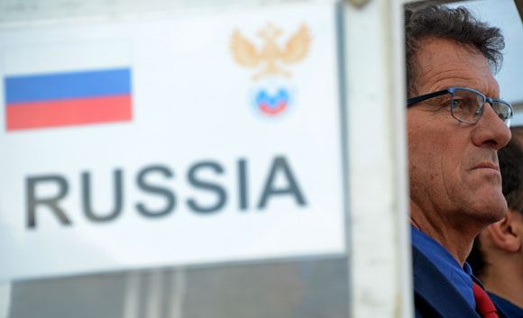 Главный тренер сборной РФ по футболу с мая не получал зарплату Главный тренер сборной РФ по футболу с мая не получал зарплату