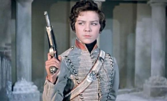 Актриса Лариса Голубкина в кинофильме «Гусарская баллада» Актриса Лариса Голубкина в кинофильме «Гусарская баллада»