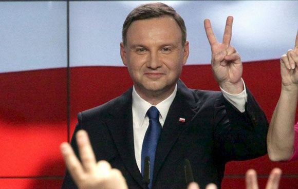Польский политик Анджей Дуда лидирует на выборах президента Польши Польский политик Анджей Дуда лидирует на выборах президента Польши