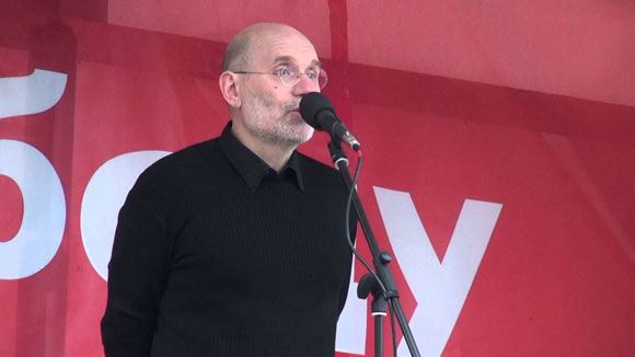 Борис Акунин выступает на митинге 6 мая 2013 года Борис Акунин выступает на митинге 6 мая 2013 года