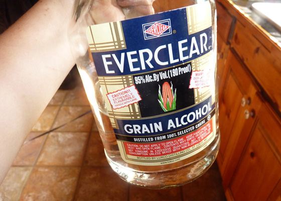 Everclear самый крепкий алкогольный напиток в мире. Этот ликер запрещен в некоторых странах