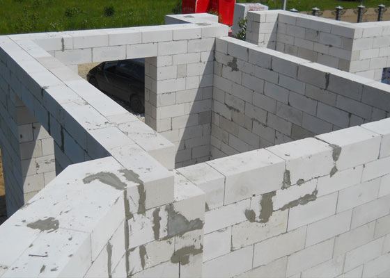 Большим достоинством газобетона является его теплоизолирующая способность Большим достоинством газобетона является его теплоизолирующая способность