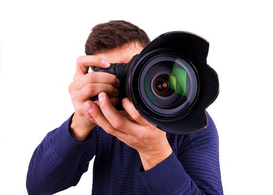 В нашей повседневной жизни фотоаппараты уже давно заняли достойное место В нашей повседневной жизни фотоаппараты уже давно заняли достойное место