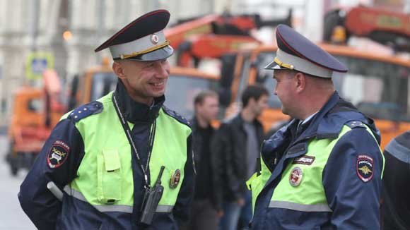 В Госдуму внесли поправки, которые заметно расширят полномочия полицейских В Госдуму внесли поправки, которые заметно расширят полномочия полицейских