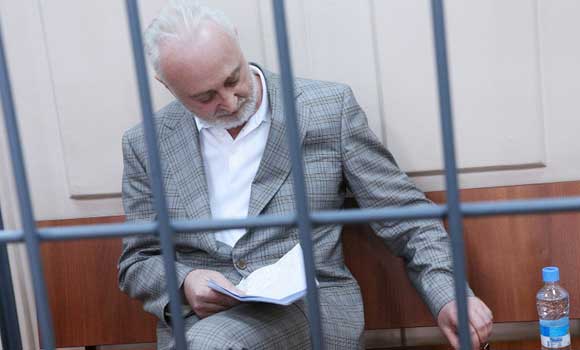 Суд отправил Леонида Меламеда под домашний арест Суд отправил Леонида Меламеда под домашний арест