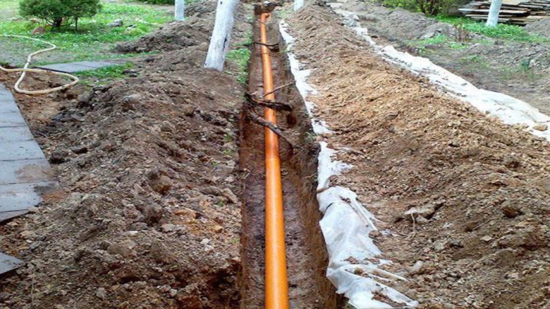 Трубы для водопровода лучше зарыть поглубже Трубы для водопровода лучше зарыть поглубже
