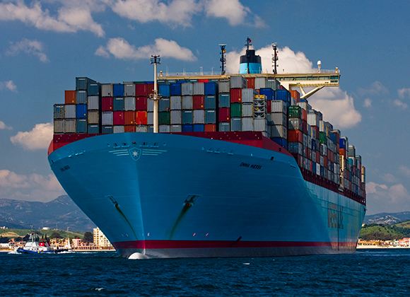 Морской транспорт перевозит около 80% грузов всего мира Морской транспорт перевозит около 80% грузов всего мира