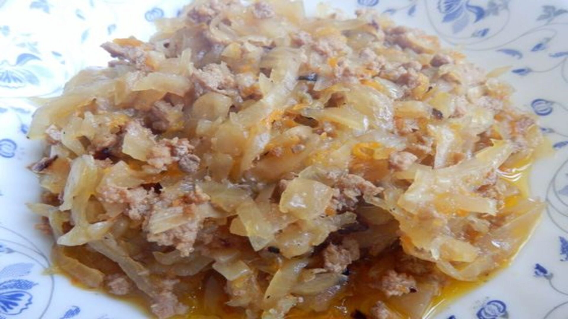 Тушеная капуста с фаршем Тушеная капуста с фаршем